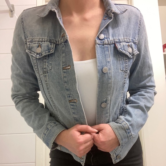 Levi's Jackets & Blazers - 🦋2/40 Levi’s Denim Coat